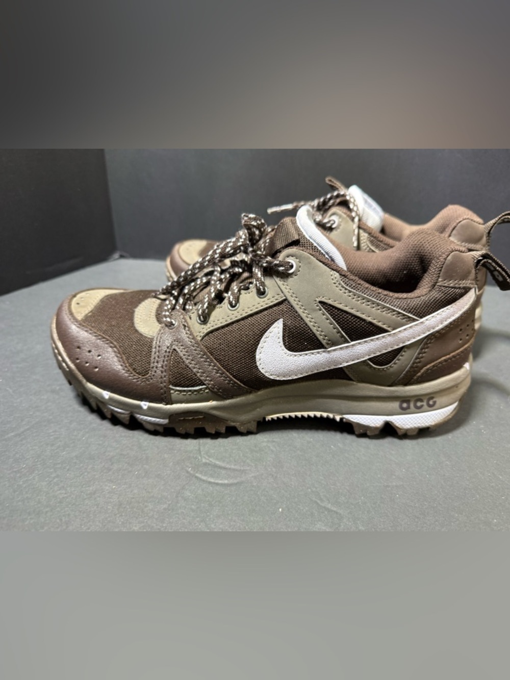 Nike acg hiking outdoor trail rugged Running Shoes - Brown/Beige sz 8.5 - Picture 2 of 9